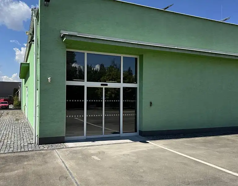 Pronájem skladového prostoru 924 m², Hradec Králové – náhled fotky 3