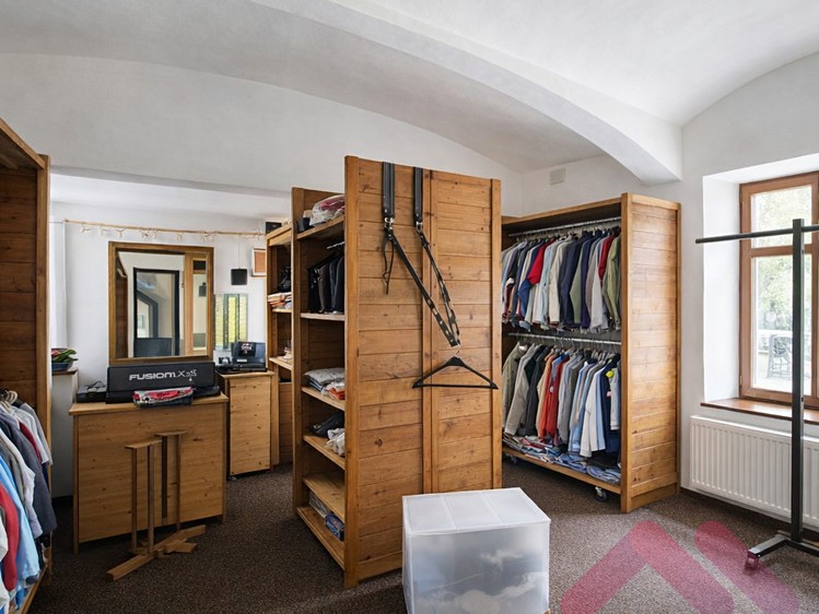 Prodej komerčního prostoru, 868 m² (15 z 18)