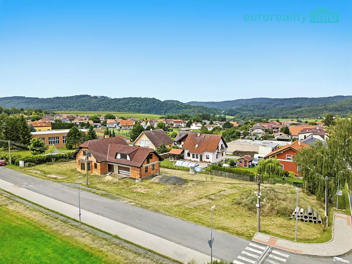 Prodej stavebního pozemku 1724 m²