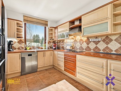 Prodej domu, 239 m² (2 z 35)