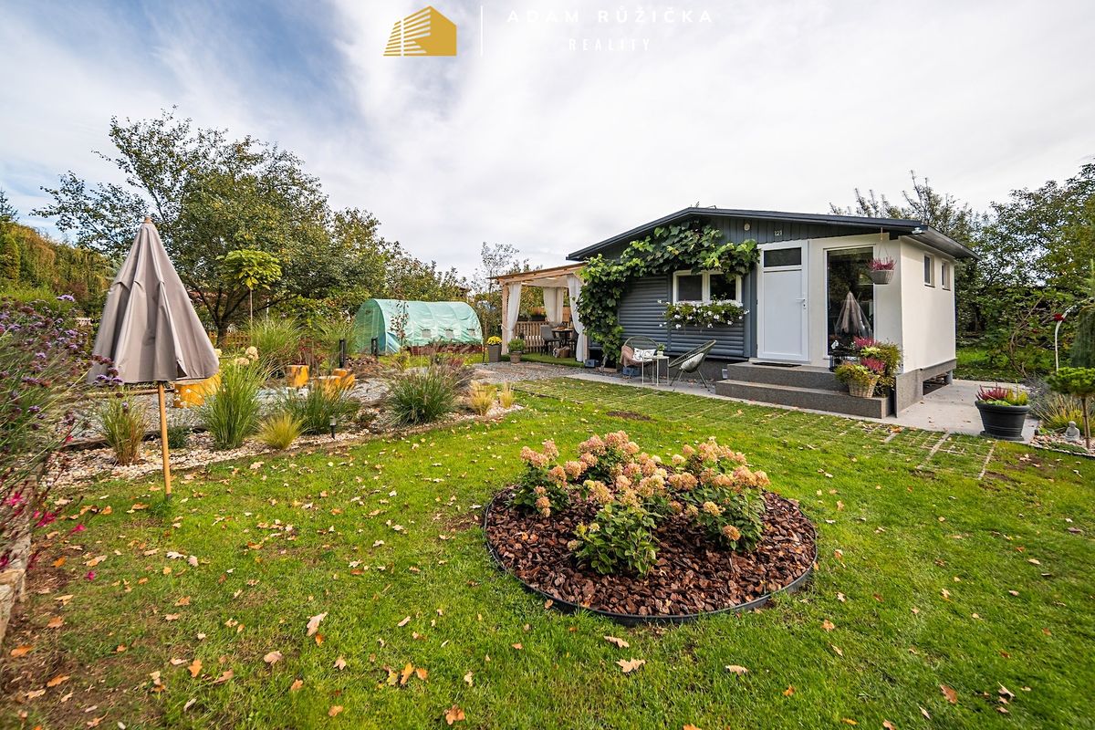 Prodej chaty 28 m², pozemek 400 m², Lázně Bohdaneč – fotka 1 z 3