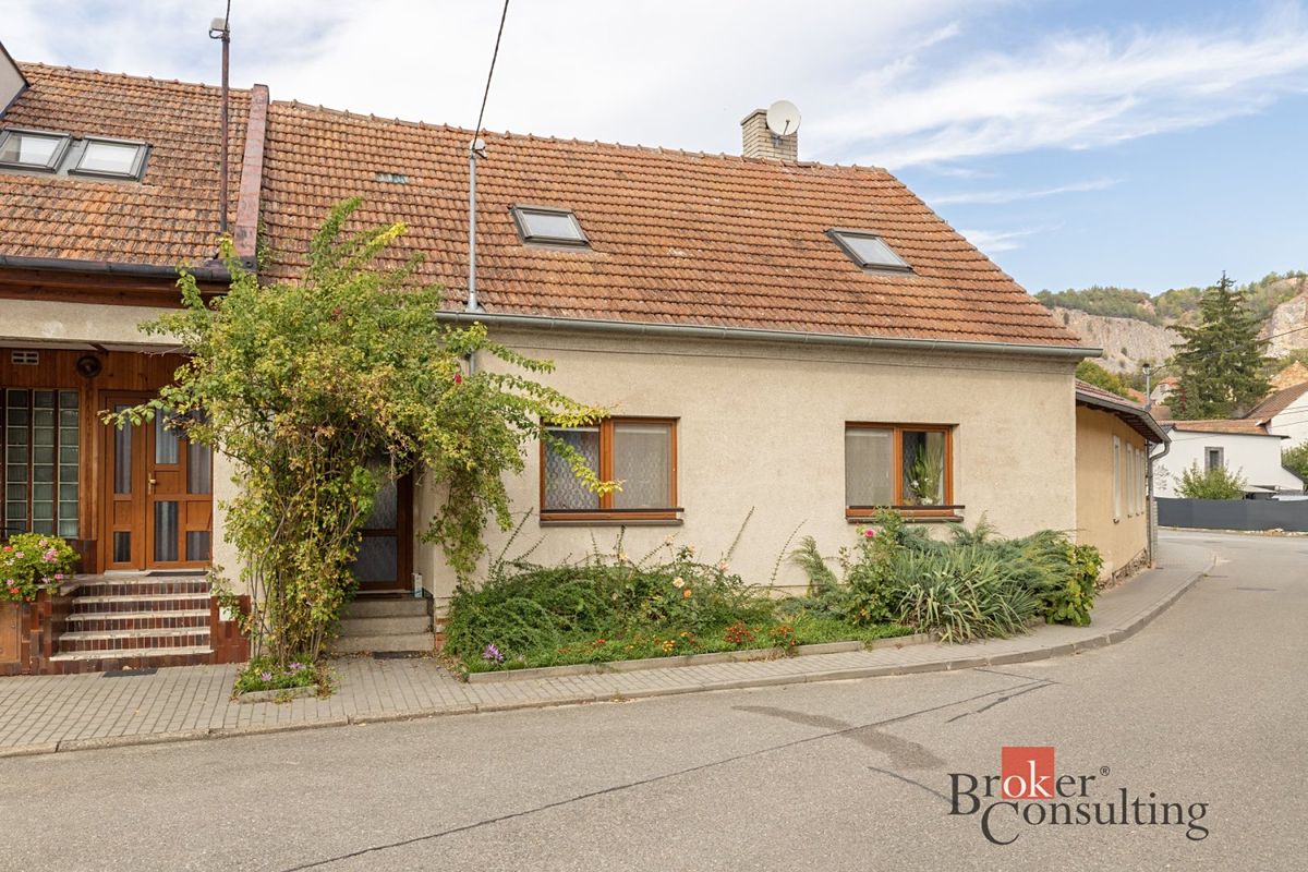 Prodej rodinného domu 150 m², pozemek 140 m², Čebín – fotka 1 z 3