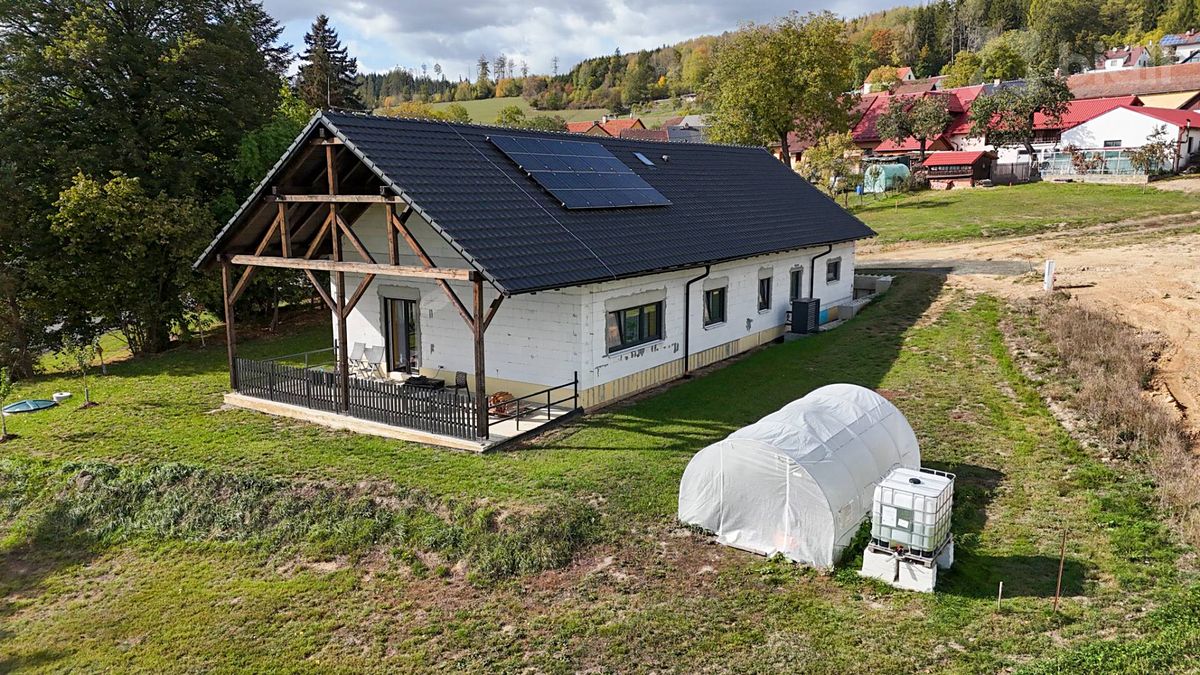Prodej rodinného domu 121 m², pozemek 1030 m², Kdyně – fotka 1 z 3