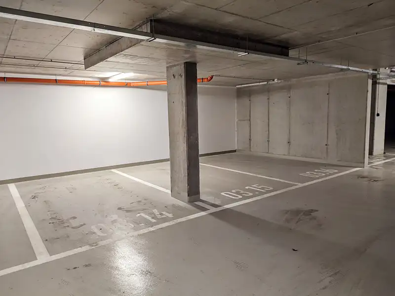Pronájem garážového stání 12 m², Olomouc – náhled fotky 1