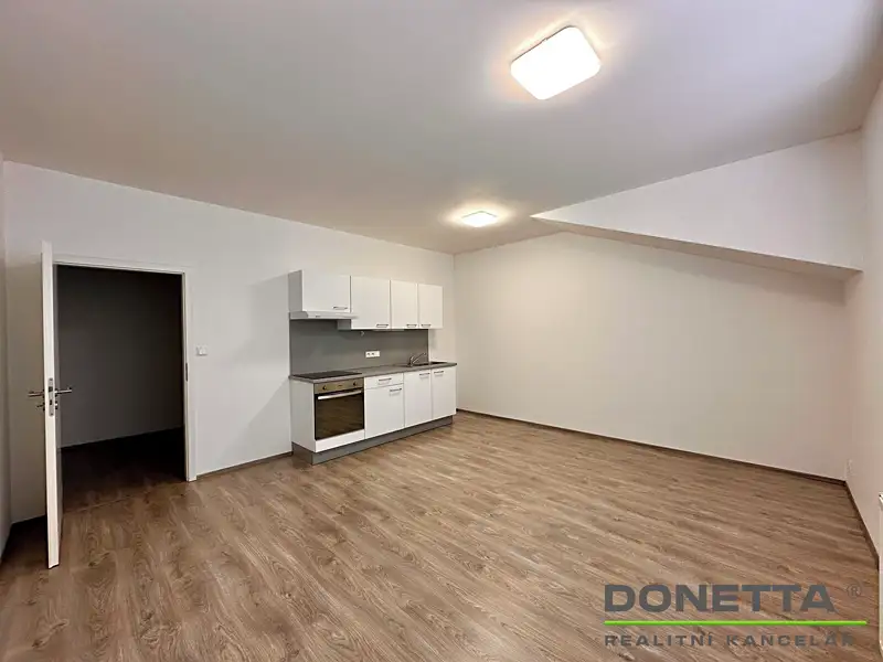 Pronájem bytu 1+kk 32 m², Horoměřice – náhled fotky 1