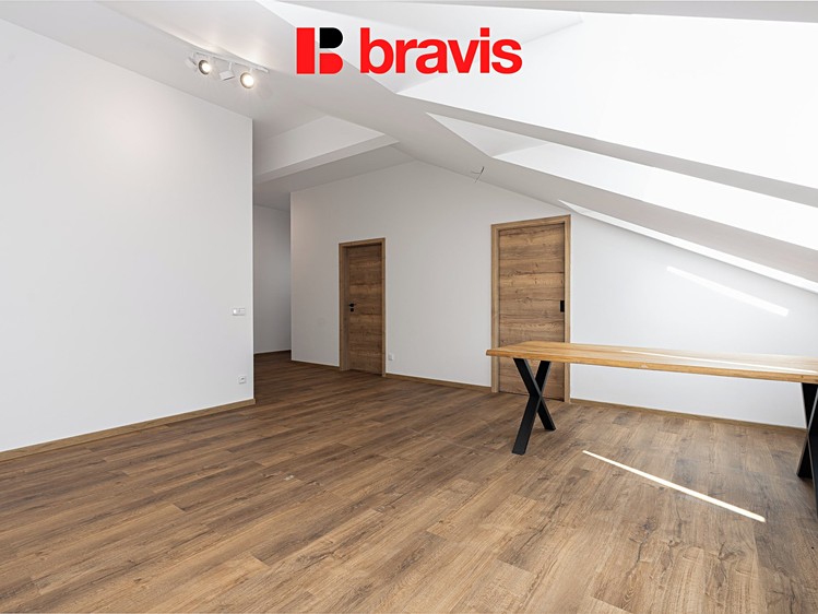Pronájem domu, 230 m² (35 z 47)