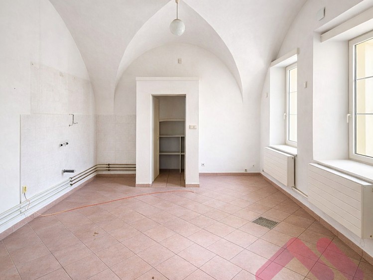 Prodej komerčního prostoru, 868 m² (12 z 18)