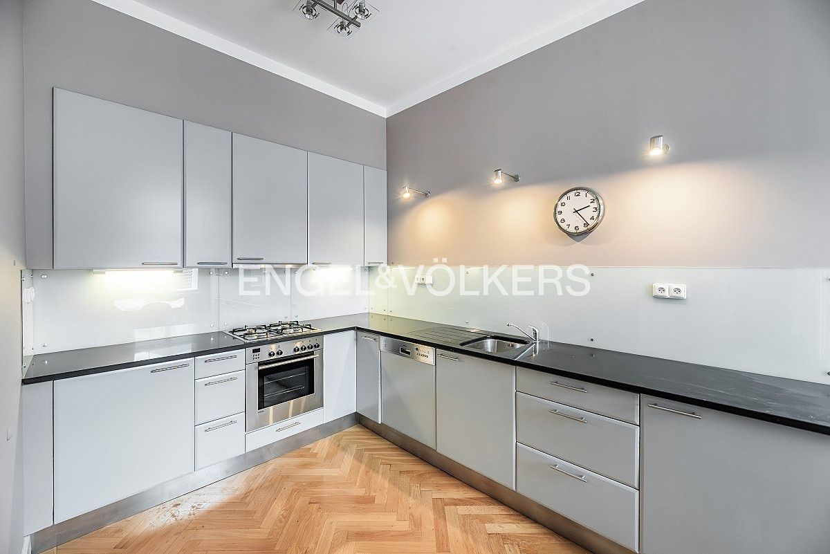 Pronájem bytu 2+1 74 m² – fotografie 2