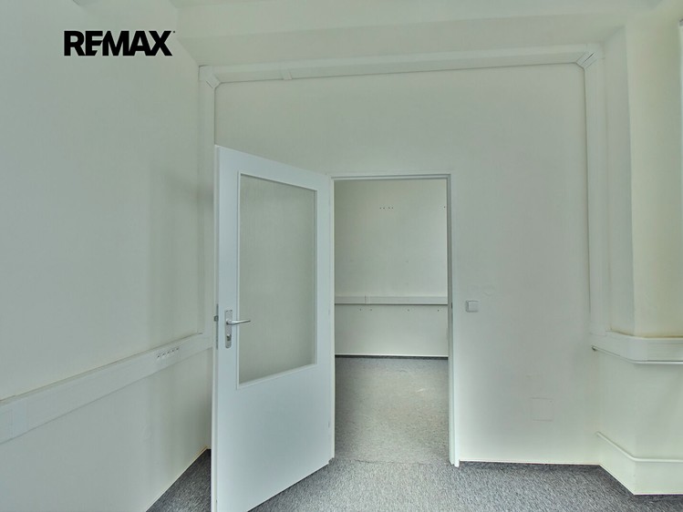 Pronájem komerčního prostoru, 36 m² (3 z 7)