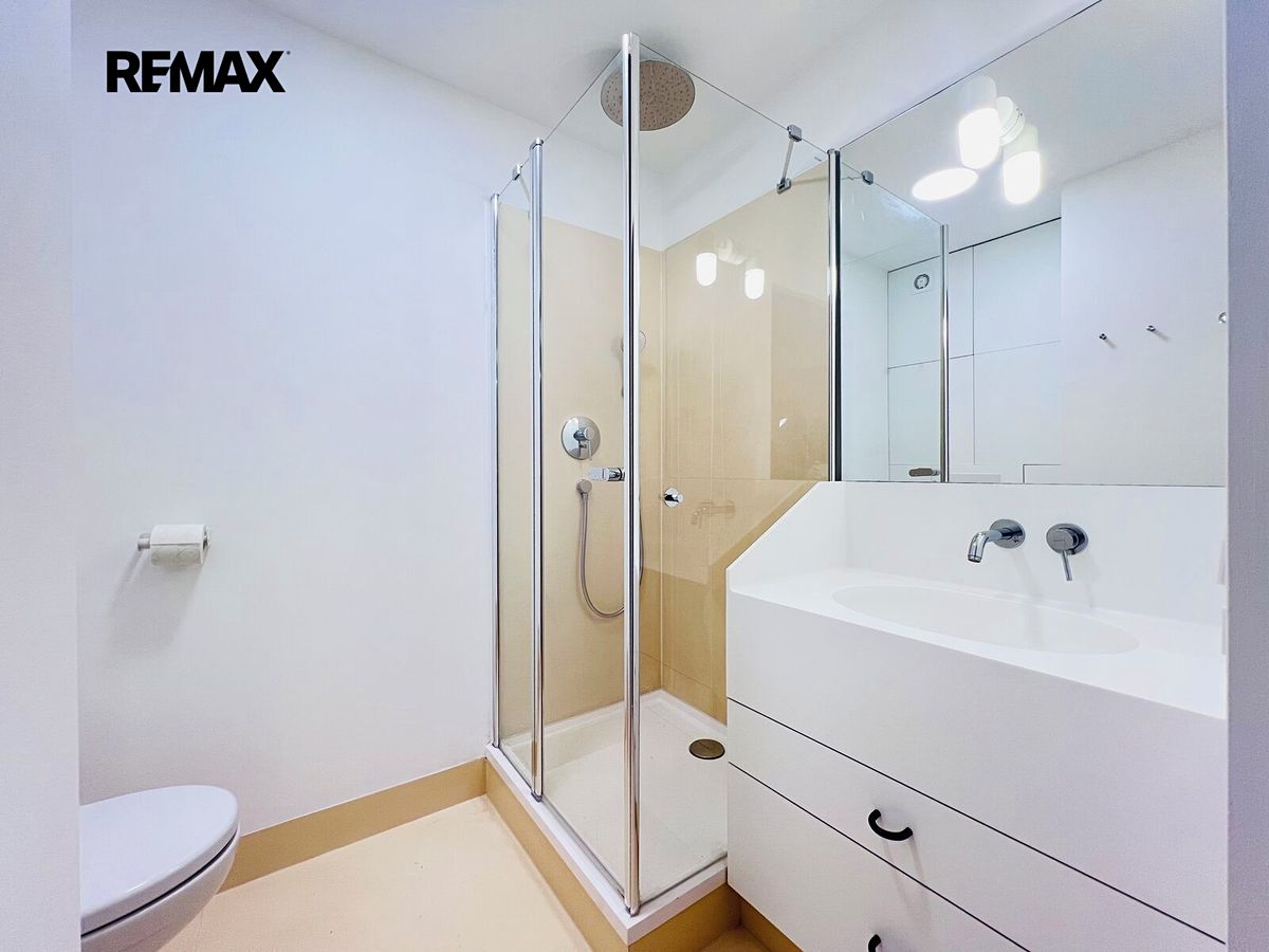 Pronájem bytu 1+kk 38 m² – fotografie 5