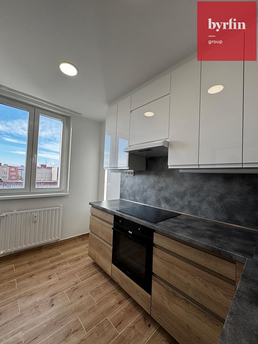 Pronájem bytu 2+1 43 m² – fotografie 4
