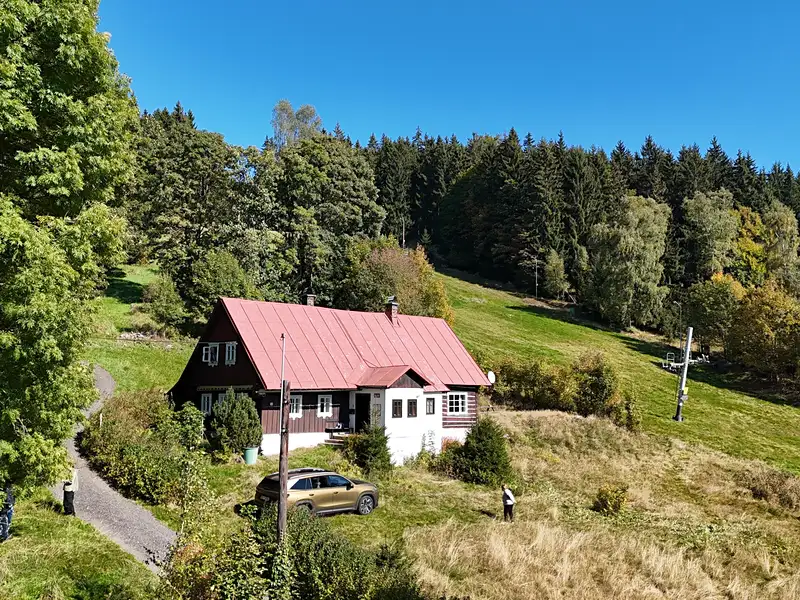 Prodej chalupy 220 m², pozemek 4644 m², Kořenov – náhled fotky 1