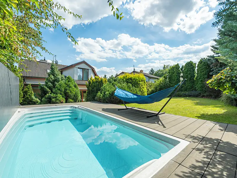 Pronájem rodinného domu 209 m², pozemek 797 m², Lány – náhled fotky 1