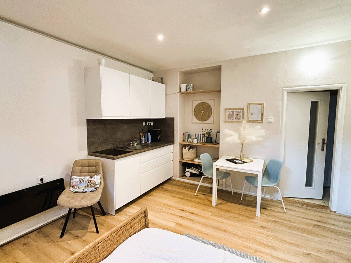 Prodej bytu 1+kk 25 m², Praha – fotka 1 z 3