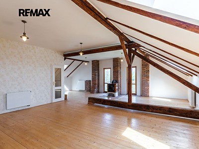 Haus zum Kauf, 403 m² (2 von 60)