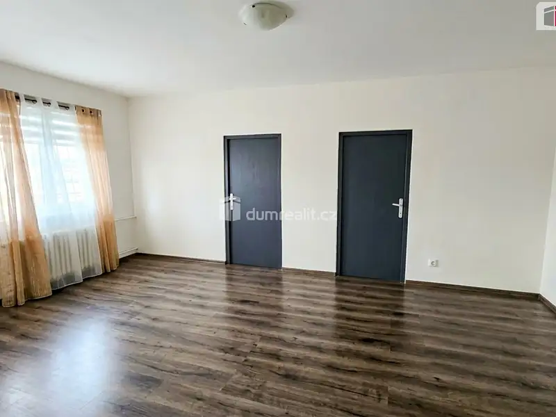 Pronájem bytu 3+1 61 m², Zlín – náhled fotky 2