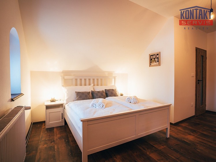 Pronájem domu, 247 m² (14 z 37)