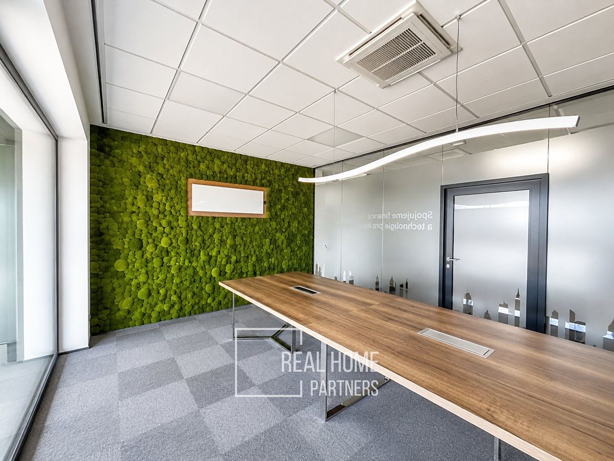 Pronájem kanceláře 563 m², Nebovidy – fotka 1 z 3