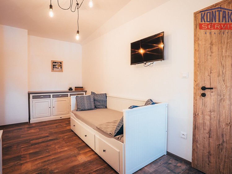Pronájem domu, 247 m² (17 z 37)