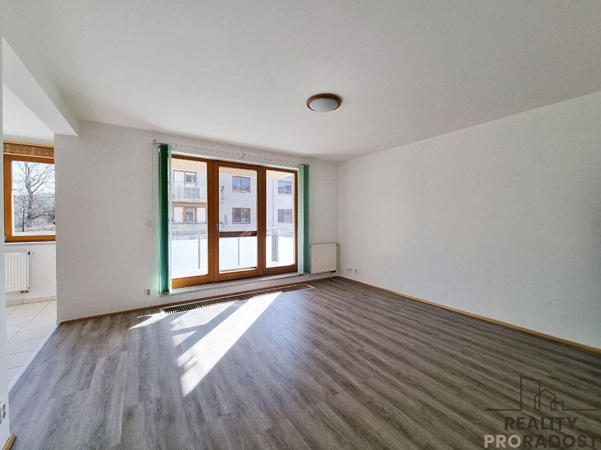 Pronájem bytu 2+kk 74 m² – fotografie 5