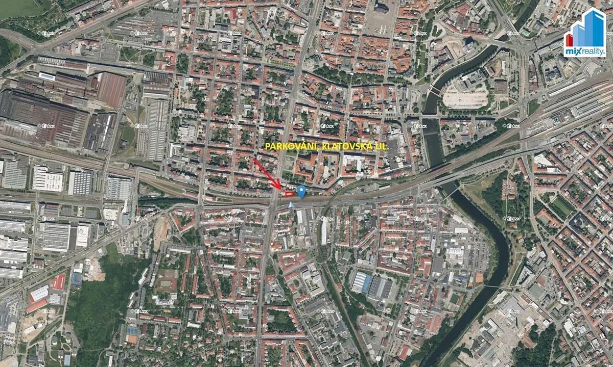 Pronájem garážového stání 15 m²