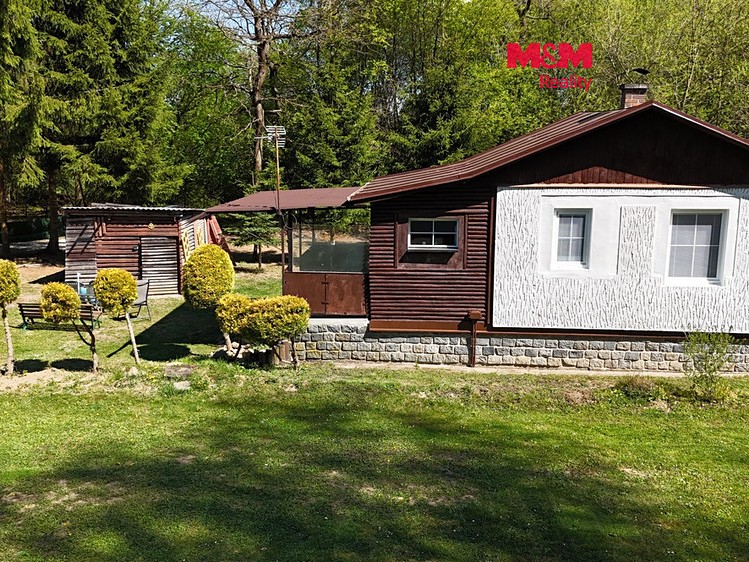 Prodej domu, 244 m² (1 z 8)