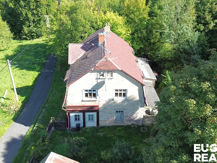 Haus zum Kauf, 246 m² (2 von 31)