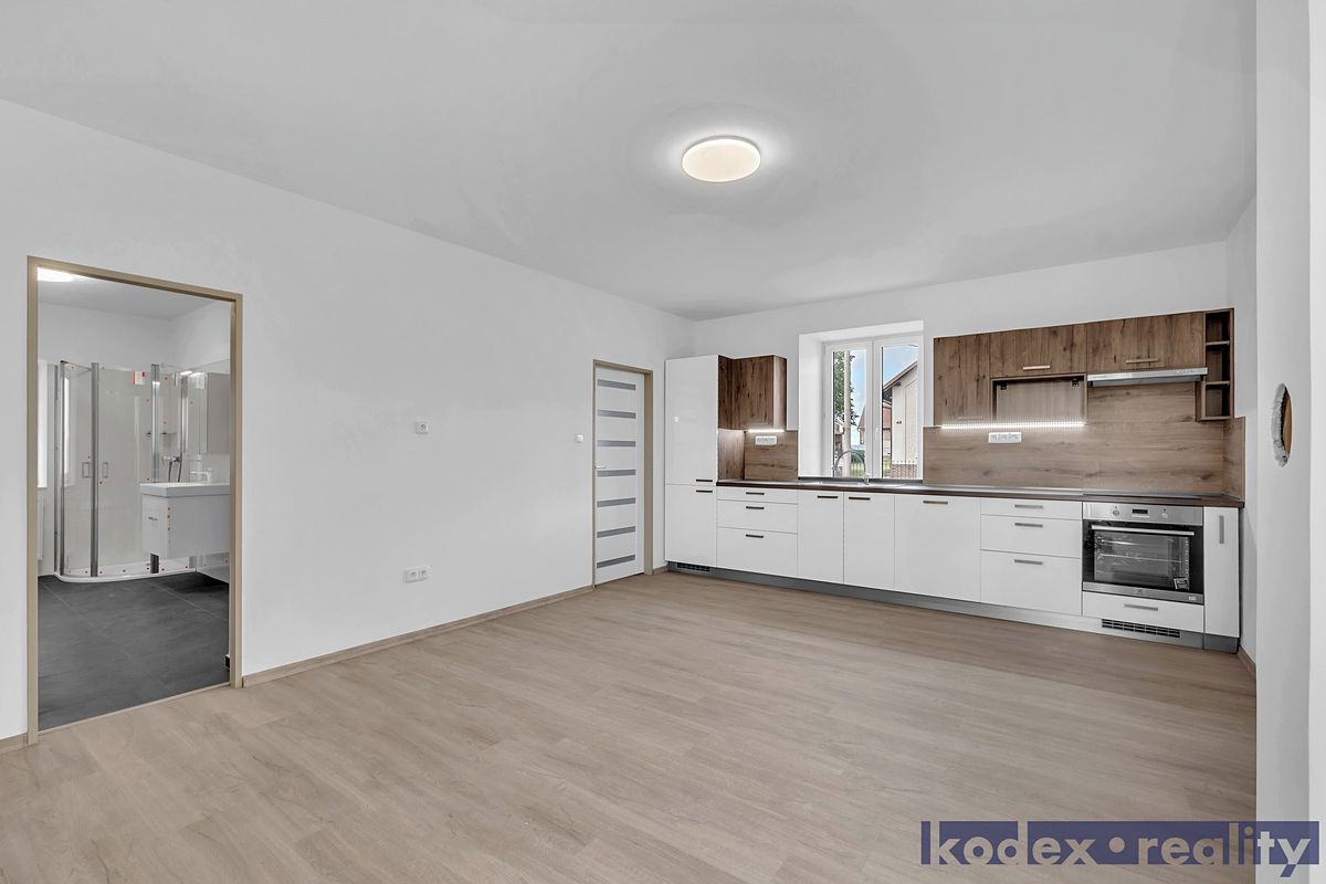 Pronájem bytu 4+kk 91 m², Praskačka – fotka 1 z 3