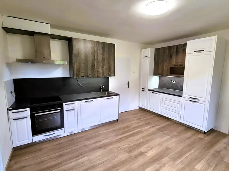 Pronájem rodinného domu 180 m², pozemek 1154 m², Hvězdonice – náhled fotky 2