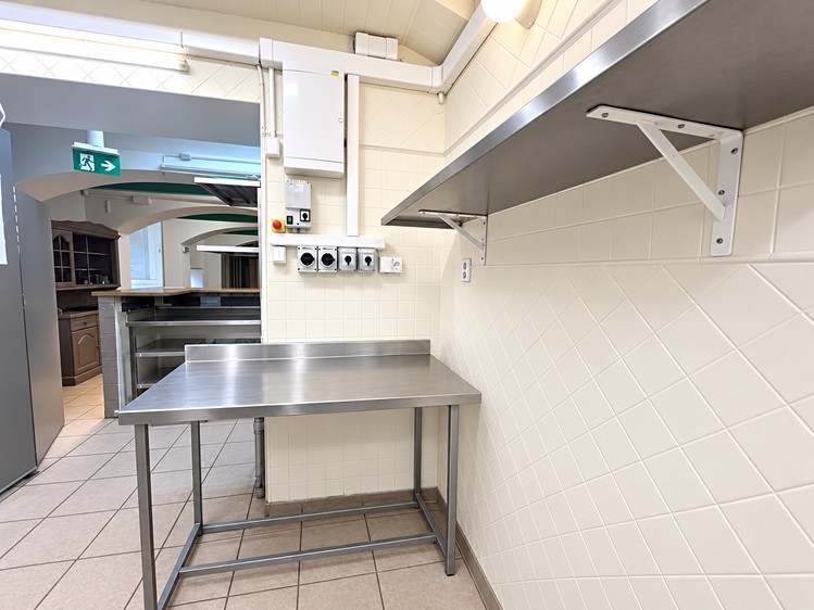 Pronájem komerčního prostoru, 193 m² (14 z 32)