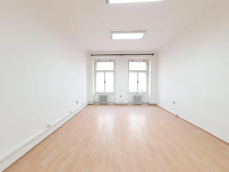 Pronájem kanceláře 70 m², Praha – náhled fotky 1