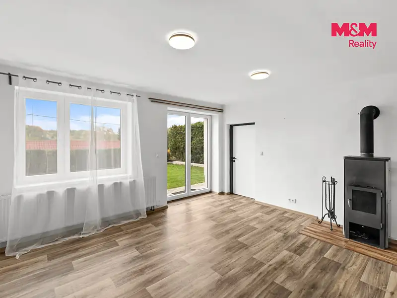 Pronájem rodinného domu 115 m², pozemek 306 m², Hradečno – náhled fotky 2