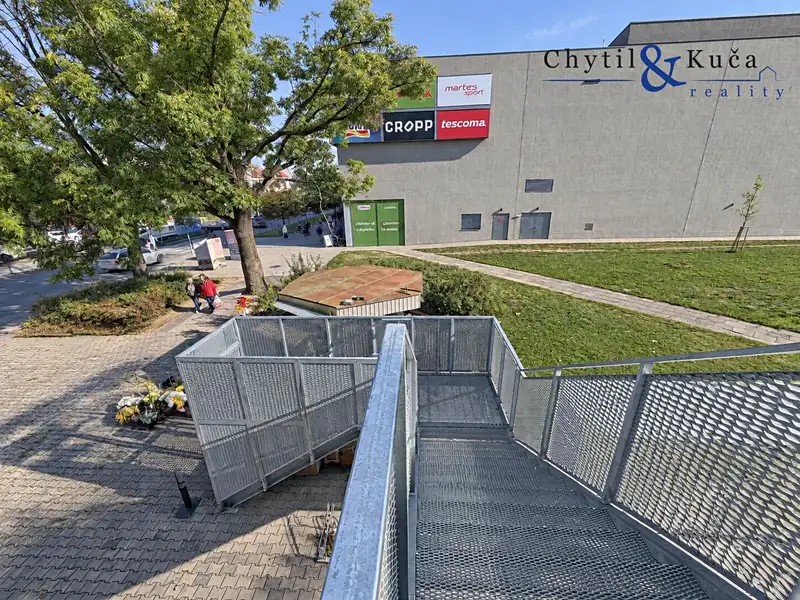 Pronájem obchodního prostoru 170 m², Přerov – náhled fotky 2