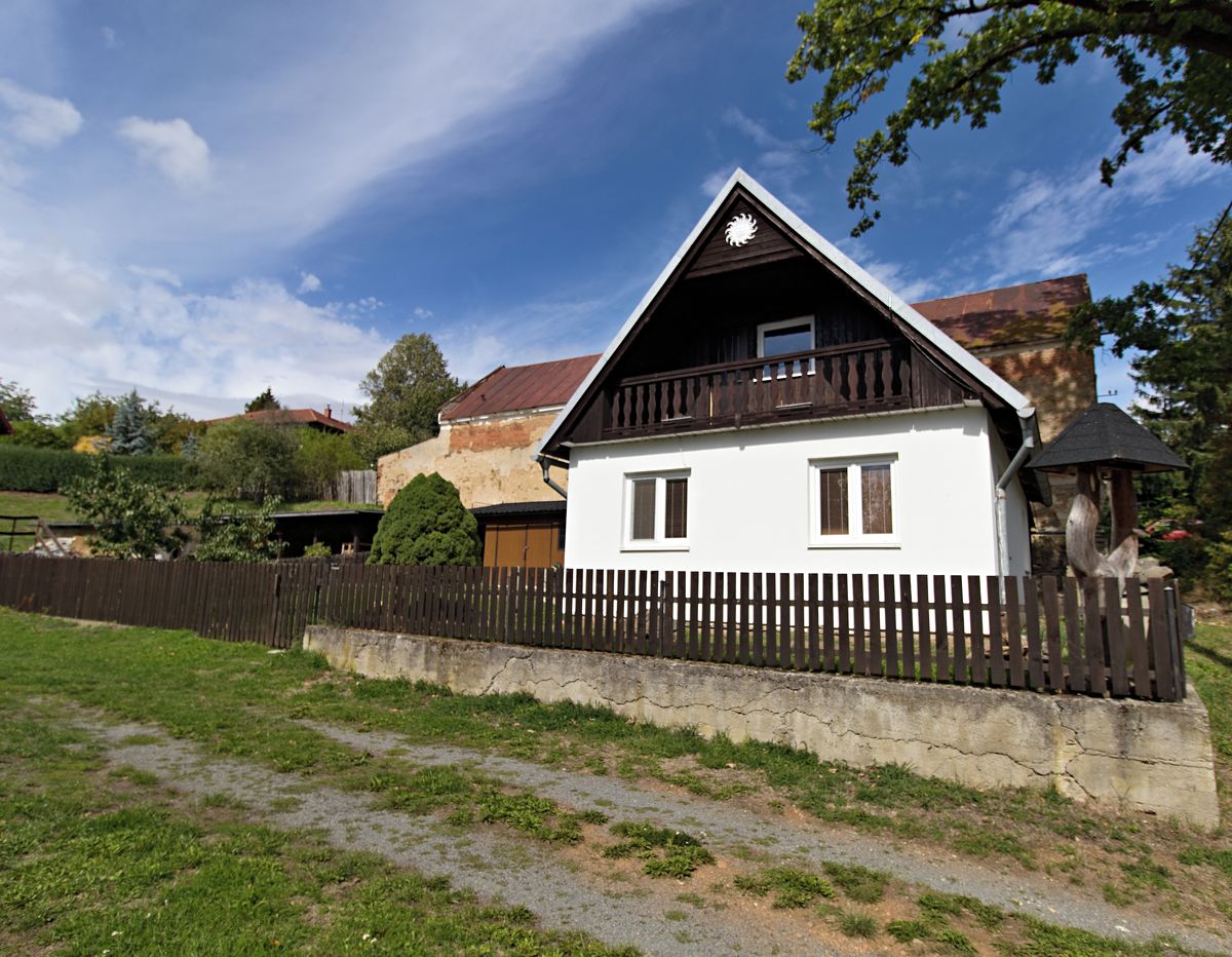 Prodej chaty 65 m², pozemek 460 m², Planá – fotka 1 z 3