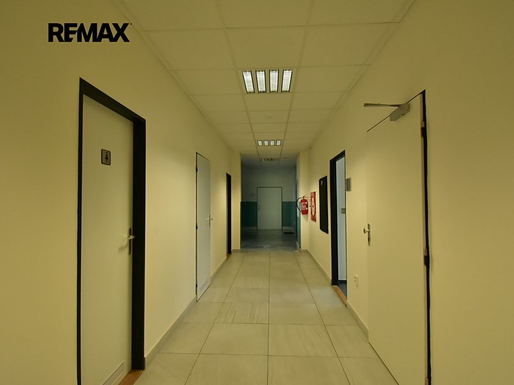 Pronájem komerčního prostoru, 36 m² (4 z 7)