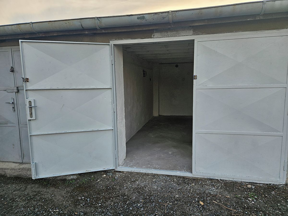 Prodej garáže 18 m², Pardubice – fotka 1 z 3