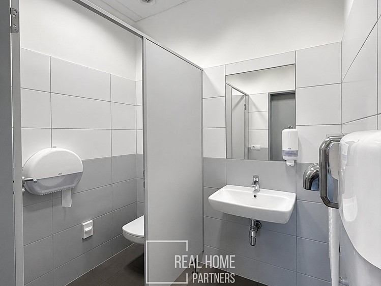 Комерційне приміщення в оренду, 563 м² (27 з 43)