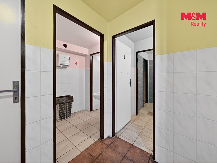 Prodej komerčního prostoru, 879 m² (11 z 19)