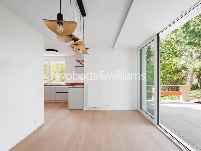 Prodej rodinného domu 398 m², pozemek 927 m², Praha – náhled fotky 2
