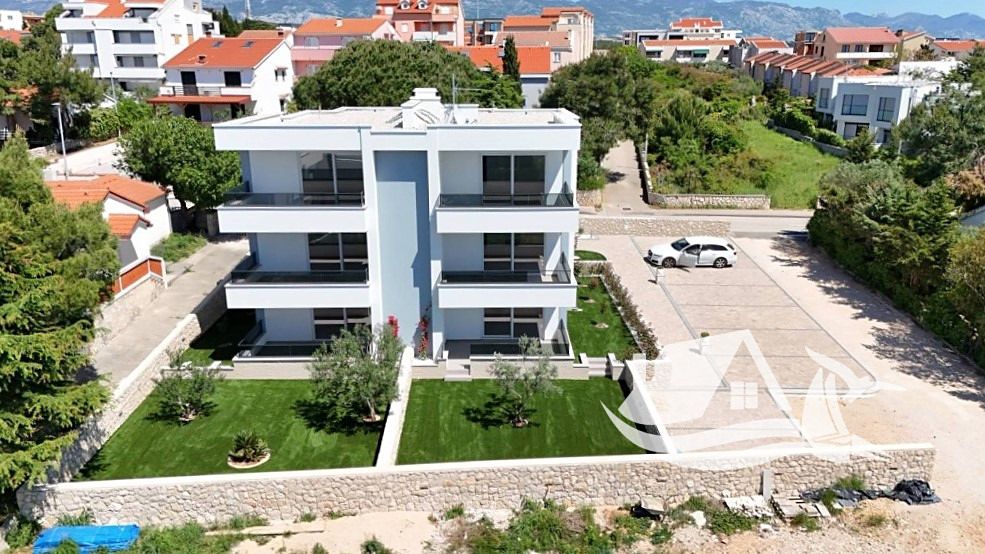 Prodej bytu 3+kk 82 m², Novalja – fotka 1 z 3