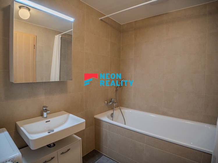Pronájem bytu 2+kk, 58 m² (13 z 16)