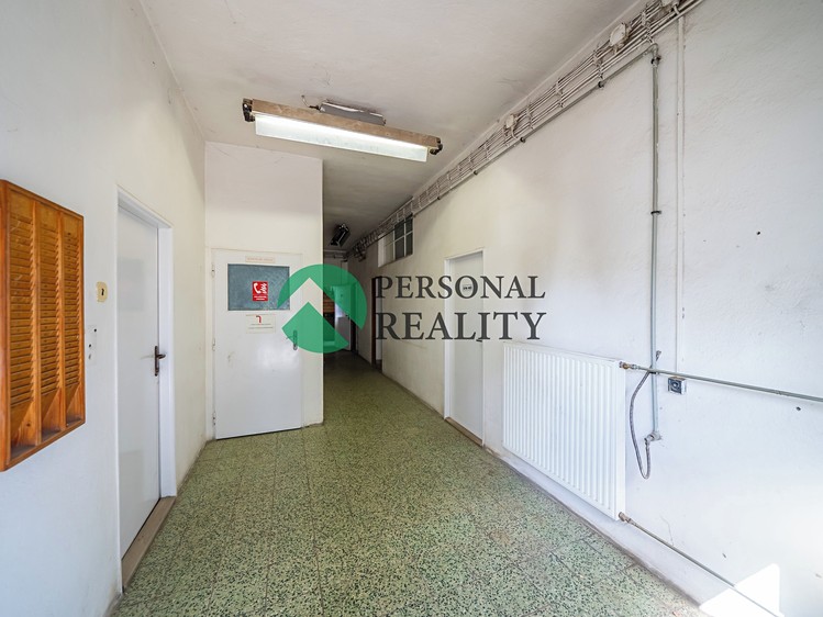 Prodej komerčního prostoru, 2 940 m² (20 z 24)