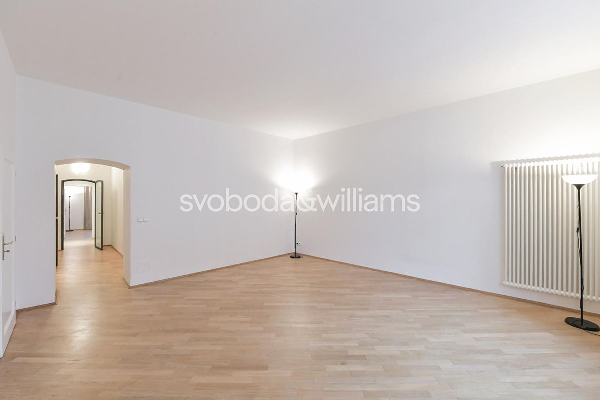 Pronájem bytu 4+kk 100 m² – fotografie 2