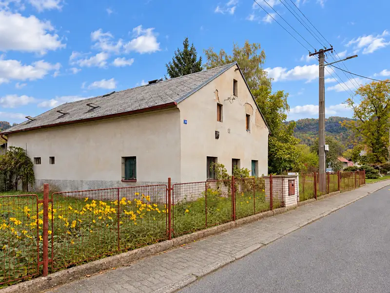 Prodej rodinného domu 388 m², pozemek 1500 m², Velké Březno – náhled fotky 1