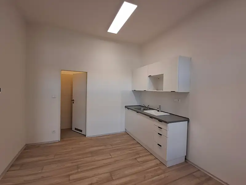 Pronájem kanceláře 94 m², Jaroměř – náhled fotky 3