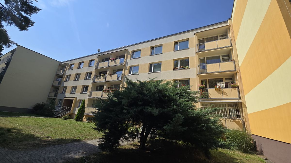 Pronájem bytu 2+1 64 m², Teplice – fotka 1 z 3