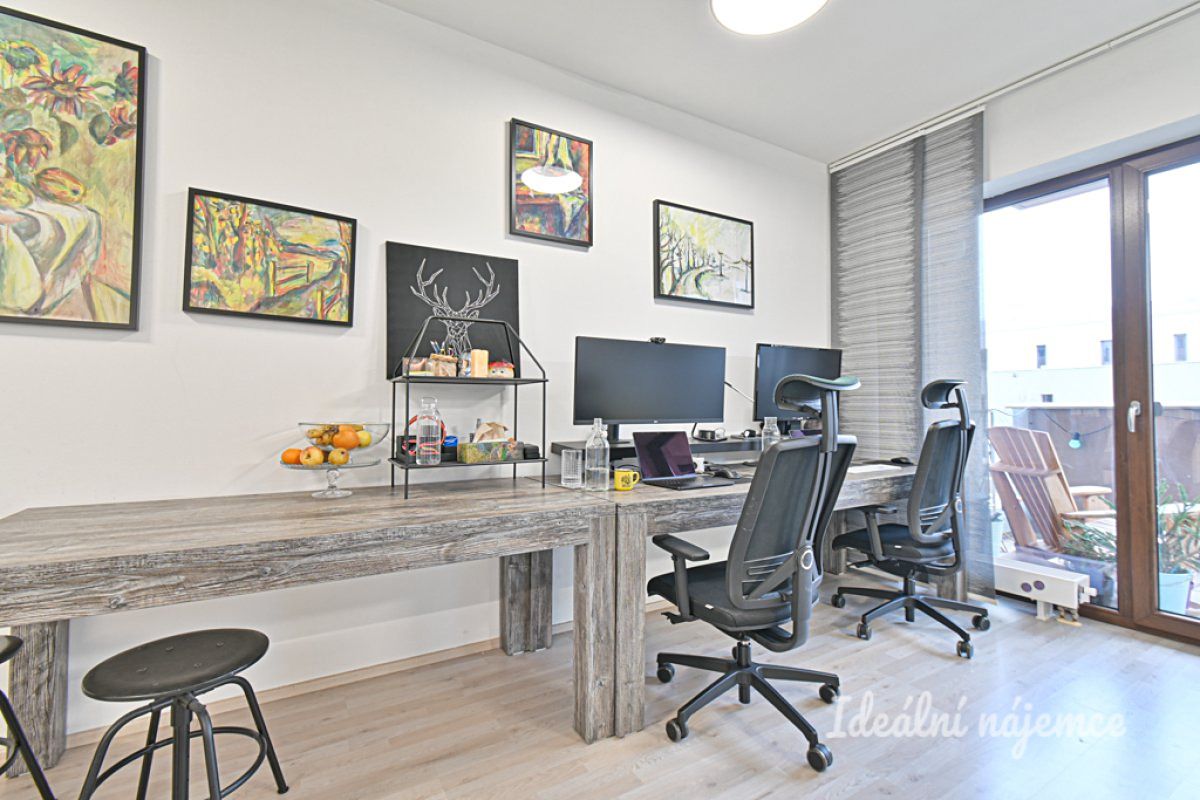 Pronájem bytu 2+kk 61 m² – fotografie 2