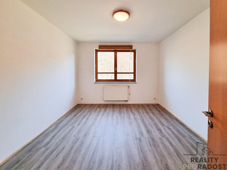 Квартира 2+kk в оренду, 74 м² (8 з 15)