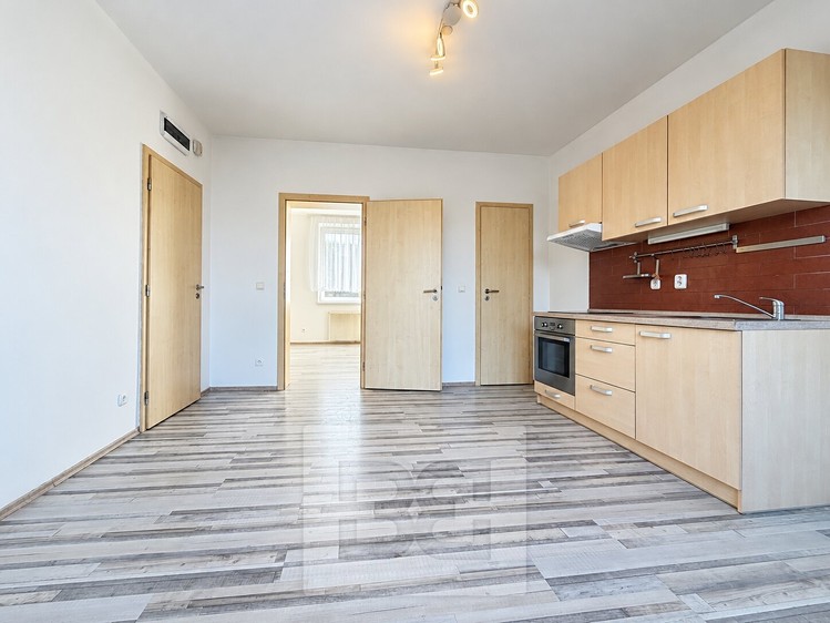 Pronájem bytu 2+kk, 40 m² (1 z 9)