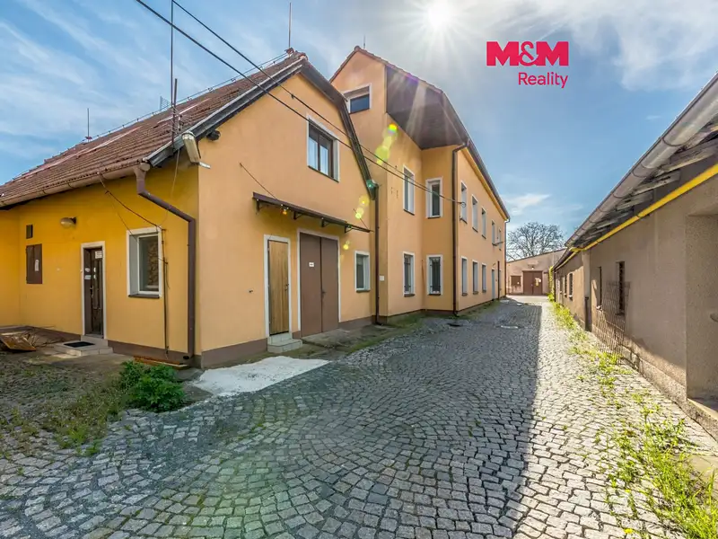 Prodej výrobní haly, prostoru 1350 m², Kostelec nad Labem – náhled fotky 1